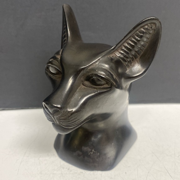 Nefertiti Bastet Goddesses Carved Stone Bust Sculptures Egyptian Head Set of Two - Picture 13 of 15